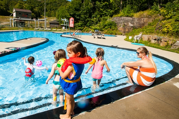 Camping et cabines Sommet Morin Heights pool