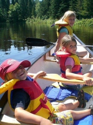 family activity, group activity, incentive or schools, Val David, Mont-Tremblant, canoe, kayak and bike rental